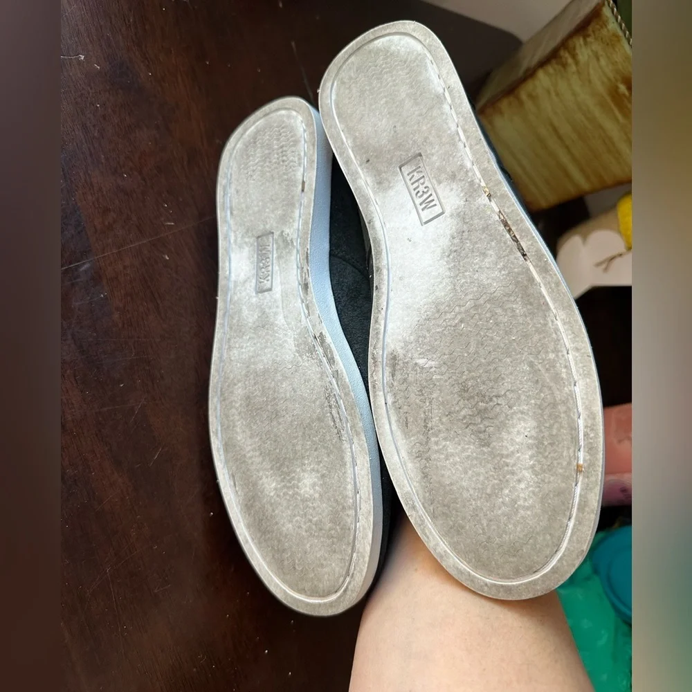 KR3W suede upper